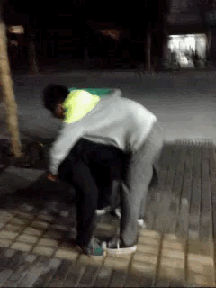 什么样的奇葩都有-搞笑gif动态图片-izike