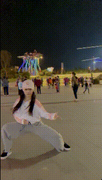 女朋友就要找这样的-美女动态图片-gif动态图-izike