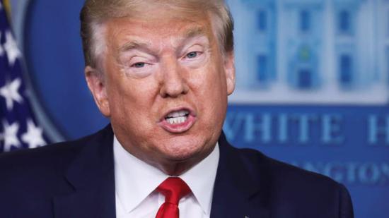 传特朗普已与扎克伯格通话：沟通社交媒体言论