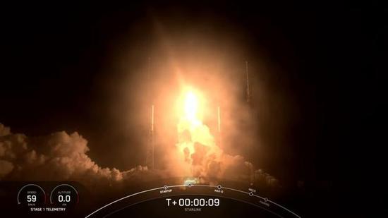 SpaceX发射60颗星链卫星 并完成海上着陆