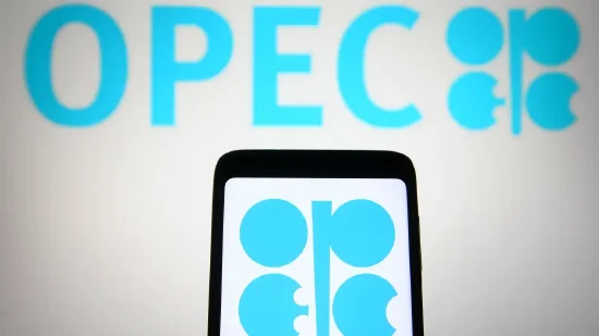 美国原油周一上涨约3%,因钻井数下降且OPEC+维持稳步增产 第2张 美国原油周一上涨约3%,因钻井数下降且OPEC+维持稳步增产 第2张