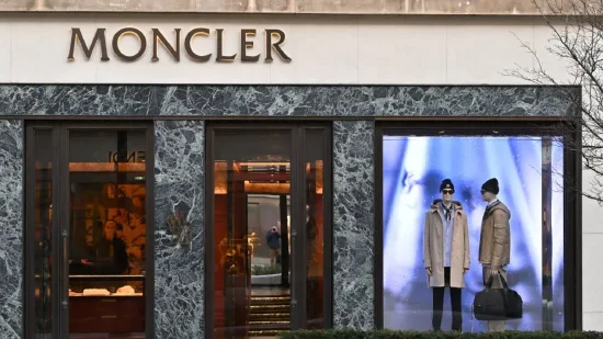 Moncler以小幅涨价应对关税冲击 称若经济恶化将推迟新店开业 第1张 Moncler以小幅涨价应对关税冲击 称若经济恶化将推迟新店开业 第1张