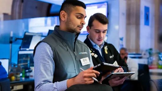 和讯新闻:华润万家南区卡-开盘：美股周四高开 英伟达领涨纳指