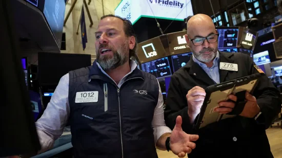 11月26日收盘：美股收高道指上涨580点 市场提高12月降息押注