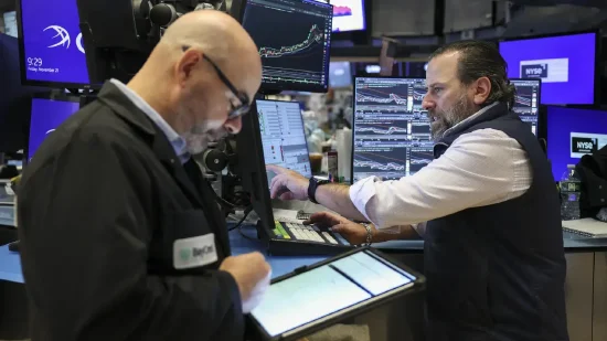 尾盘：感恩节前美股延续近期连涨势头