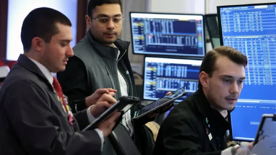 午盘：美股继续上扬 道指上涨360点