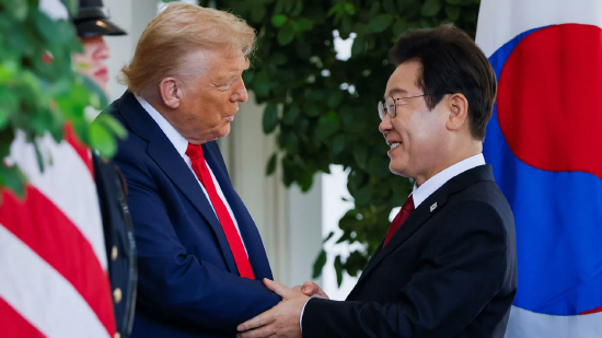 2025 年 8 月 25 日，美国华盛顿白宫，美国总统唐纳德・特朗普迎接韩国总统李在明。