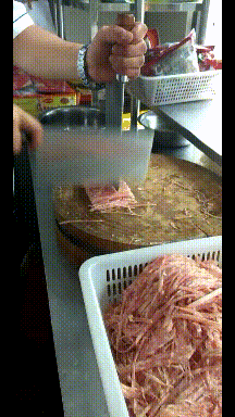 原来还能这样切肉-搞笑gif动态图片-izike