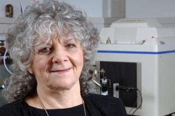 阿达·约纳特：2009 年诺贝尔化学奖