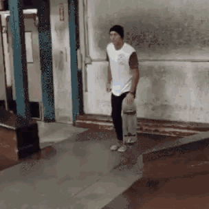 本来想做个高难度……-搞笑gif动态图片-izike