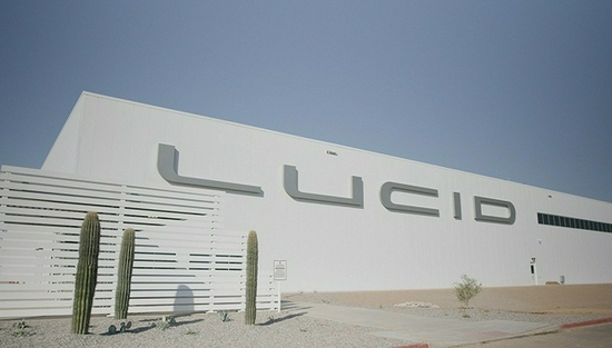 美国电动汽车初创公司Lucid正式登陆纳斯达克：首日股价上涨10%