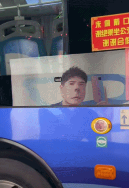 刘昊然：垮起个帅脸-帅哥动态图片-gif动态图-izike