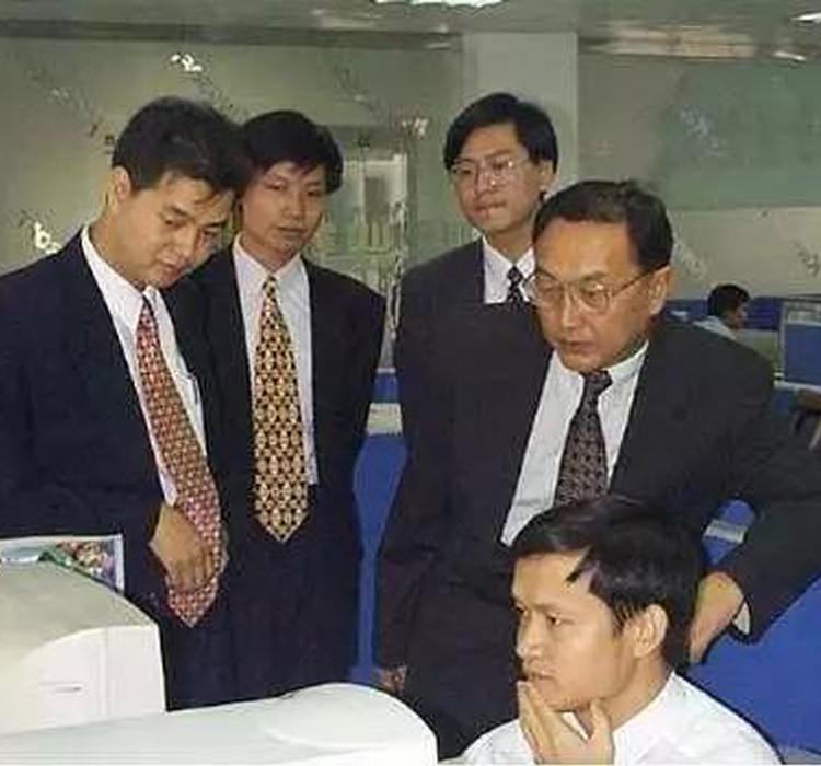 翠宫往事：刘强东买下的 是家有故事的饭店