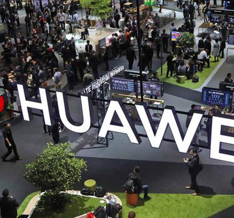 华为折叠：光而不耀 静水潜流