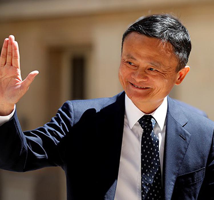 马云卸任阿里董事是彻底退休？只是退居幕后 仍掌控决策权