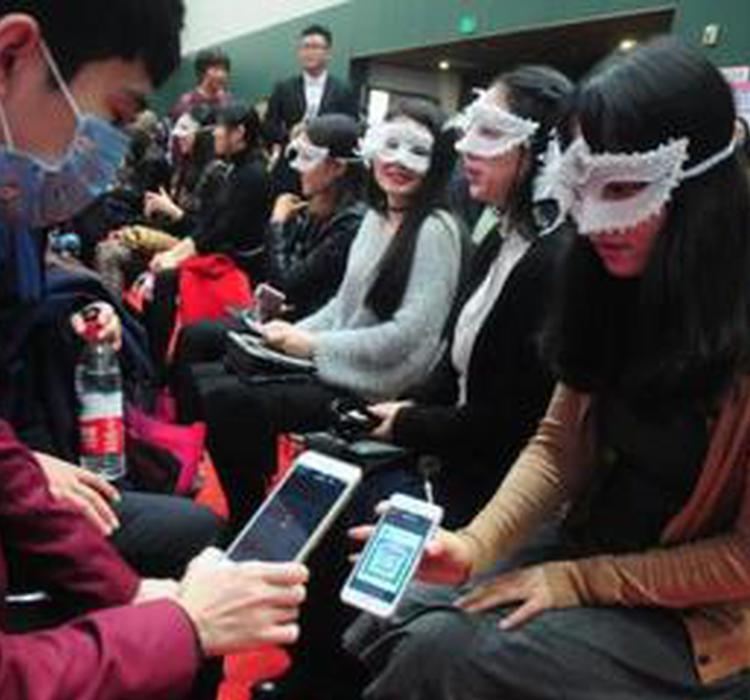 互联网相亲，是怎么收割单身男女的？