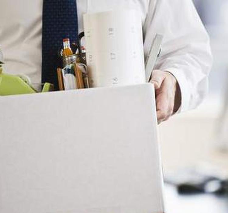 10万辅导老师困境：上半年被抢，下半年被裁