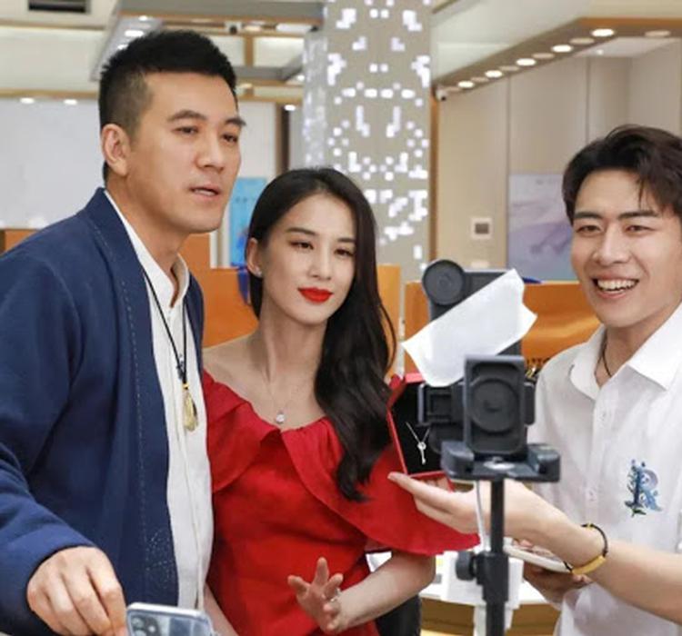 抖音一哥董先生珠宝一天卖两亿，是福利还是套路？