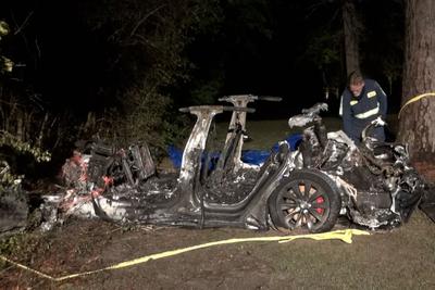 特斯拉在美发生致命车祸：警方周二将发搜查令，马斯克称与Autopilot无关