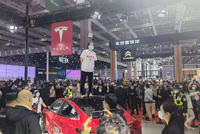 特斯拉需要解决问题，而不是每次都公关“维权”