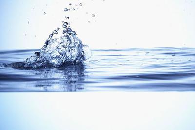 瑞士专家发明零能耗“空气凝水”，为解决全球水资源匮乏问题带来希望