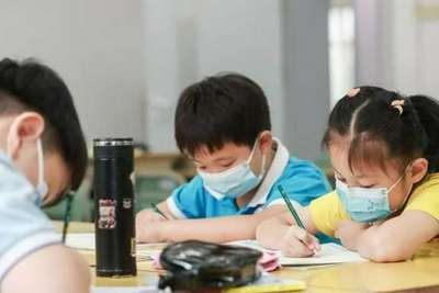 暑期托管遇冷，校外培训"迷路"：暑假里孩子去哪儿？|暑期托管|校外培训_新浪科技_新浪网 - Vimarsana News