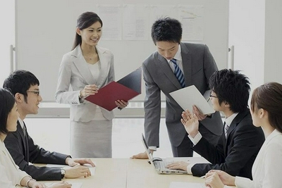 互联网陷入集体焦虑，大厂史上最大规模校招抢人 - Vimarsana News