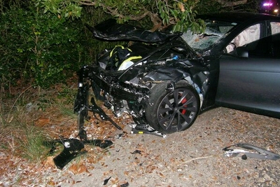 走近特斯拉Autopilot致命车祸：“完全自动驾驶”还未到来