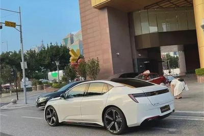 恒大母公司广州凯隆将16.5亿债权转让给华建