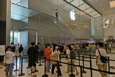 iPhone 13缺货，富士康员工国庆假期悠闲，零部件短缺制约苹果产业链