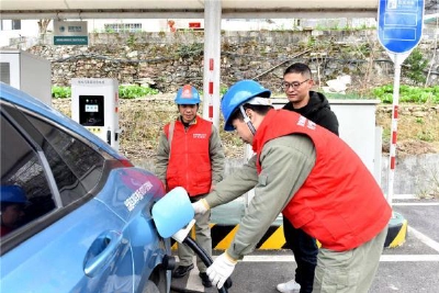 适度超前建设充电基础设施