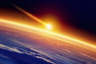 一颗小行星在北极上空的大气层中爆炸