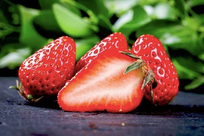 拼多多最大丹东草莓卖家承认造假