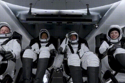 SpaceX4名“太空游客”，滞留国际空间站，因为→