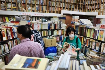 图书价格战到底坑了谁？小型实体书店沦为牺牲品