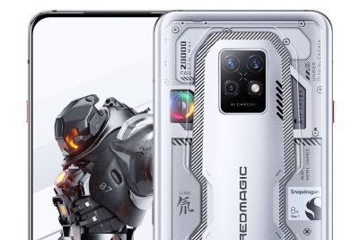 屏下攝像頭配銀色透明機甲后蓋，紅魔7S Pro游戲手機外觀公布