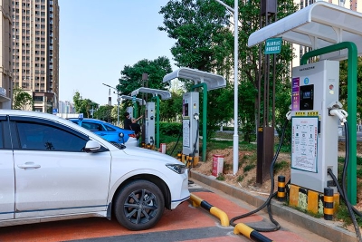 重庆将改建新建超级充电桩超500个 15分钟即可完成汽车充电