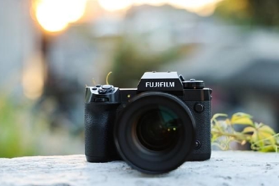  What are the differences between Fuji X-H2 and X-H2S