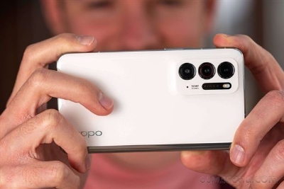 5.54英寸折叠屏罕见 OPPO Find N2曝光：能单手操作