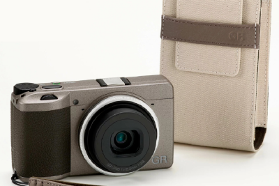 理光GR III相機日記版限量套裝曝光：金屬暖灰色設計，配有帆布包