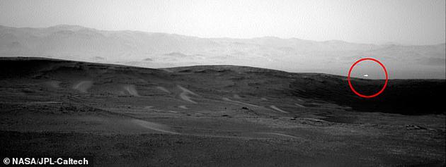 好奇号火星探测车拍摄的照片显示，火星上又出现了白光，此前在2014年也观察到了类似的亮点