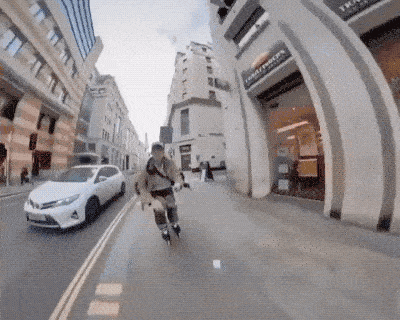 车：你先坐下-搞笑gif动态图片 - izike-izike