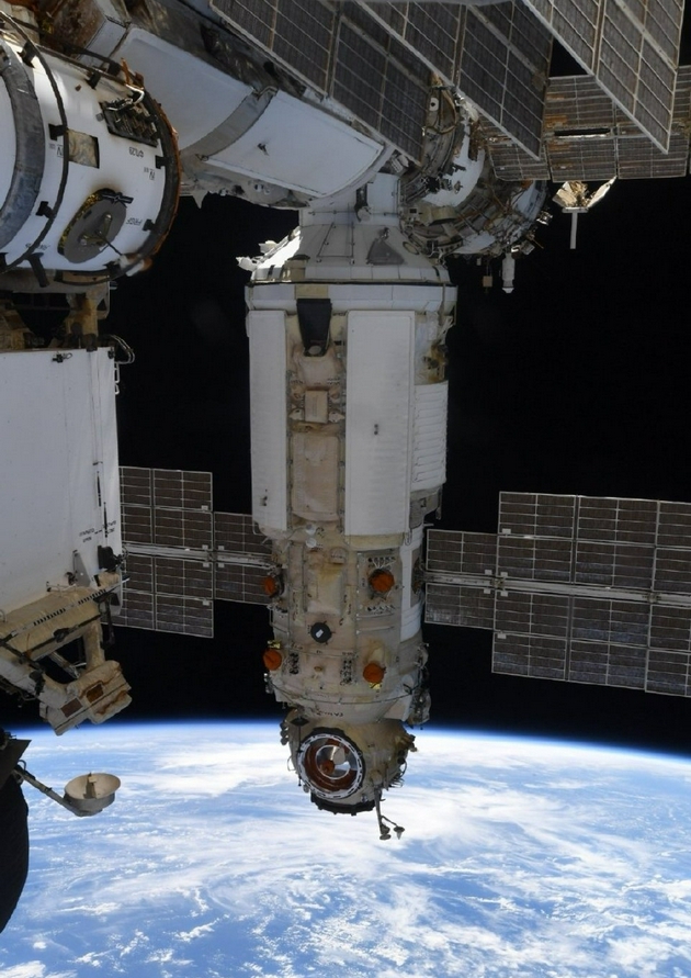 俄科学号实验舱故障异常导致国际空间站偏转45度