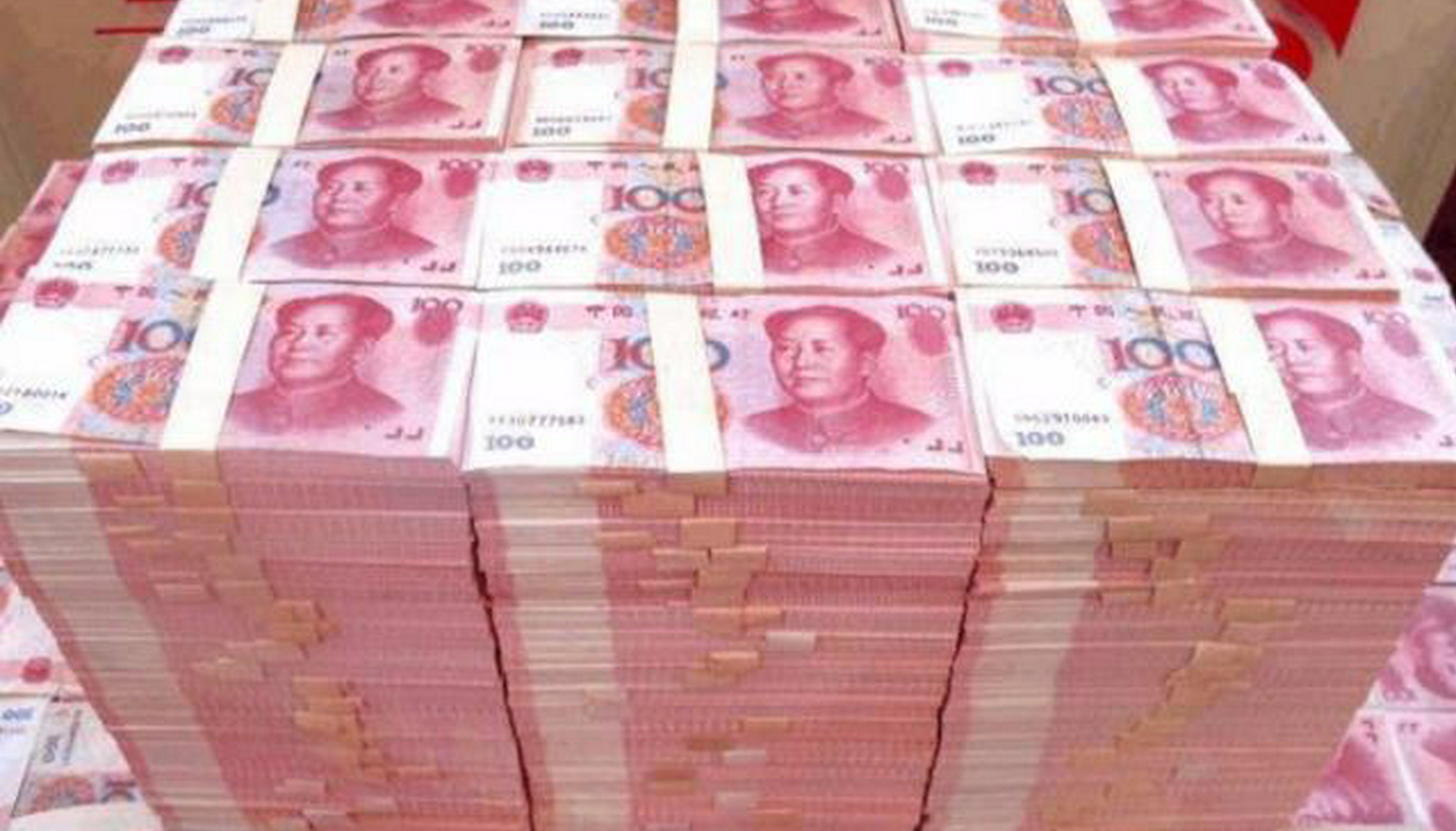 刷屏!百万粉丝大v怒怼银行,当场取走500万现金,发生了什么?