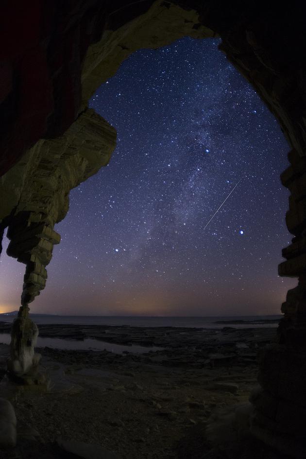 2020 最后的天文盛宴,双子座流星雨绽放夜空