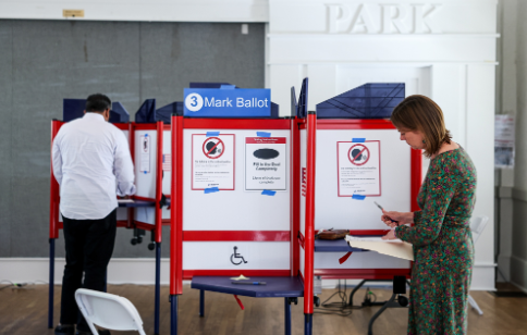 重新划分选区获弗吉尼亚选民支持 有助民主党在中期选举斩获更多席位