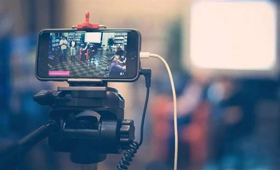 达人变阵,扶“腰”而上