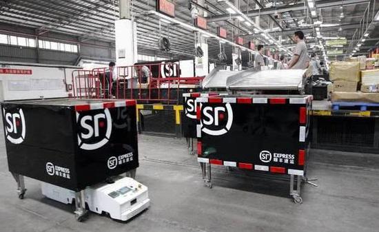 顺丰初步具备了全国性网络的能力 正在帮华为做一个亚洲最大的手机仓 顺丰初步具备了全国性网络的能力 正在帮华为做一个亚洲最大的手机仓