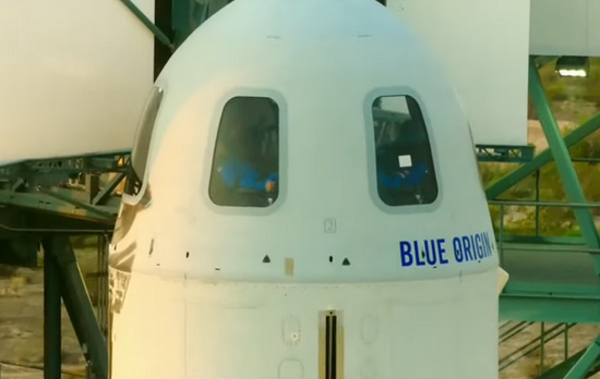 首富贝索斯完成人类旅客首次真太空游 经历惊心动魄10分钟