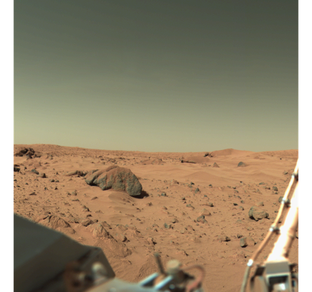 火星地表遍布沙丘和砾石，没有稳定的液态水